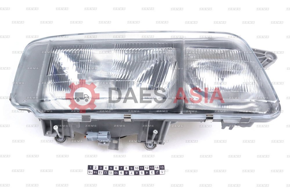 Фара ISUZU FORWARD / ISUZU GIGA CYZ52 1993