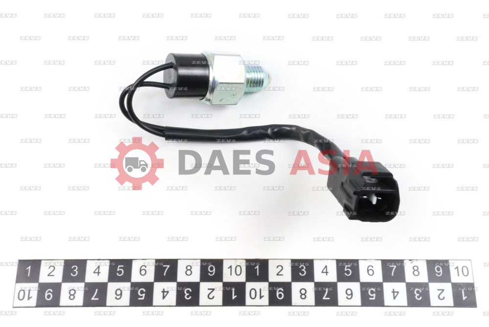 Датчик заднего хода ISUZU 4HF1 / ISUZU 4HG1